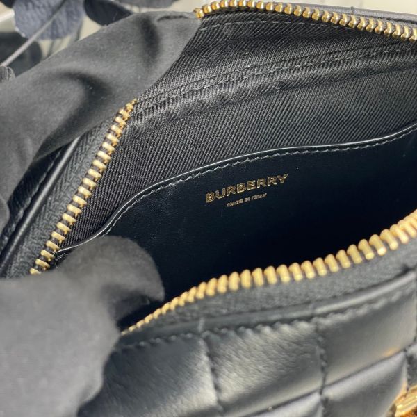 【99成新】【12期0利率】BURBERRY Lola 羊皮縫線迷你斜背相機包黑/金 