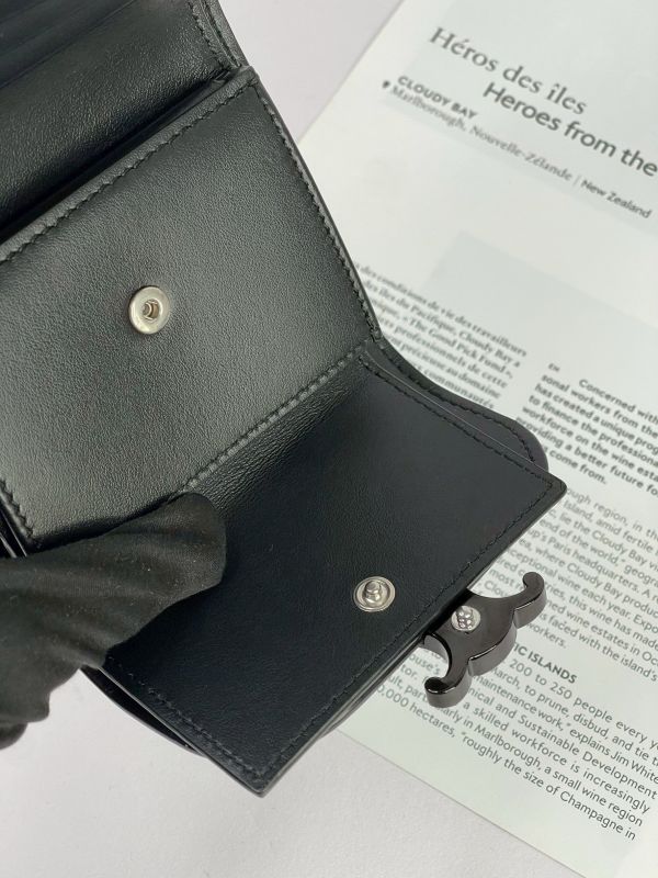 【分期0利率】CELINE 亮面牛皮革TRIOMPHE三折短夾 【95成新】 