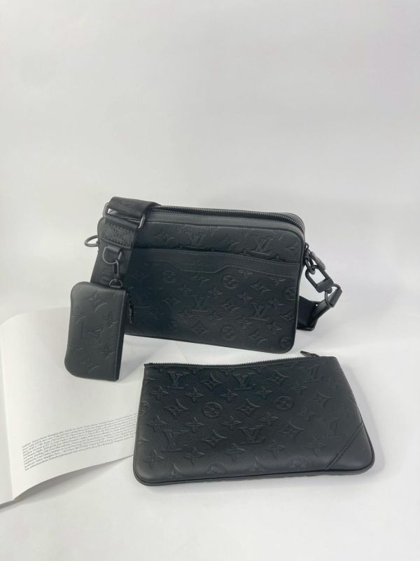 【99成新】LV Trio 郵差包 