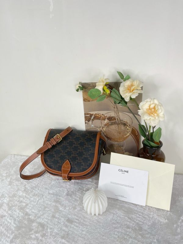 【分期0利率】CELINE Triomphe帆布中型Folco手袋 【95成新】 