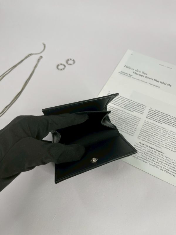 【分期0利率】CELINE 亮面牛皮革TRIOMPHE三折短夾 【95成新】 