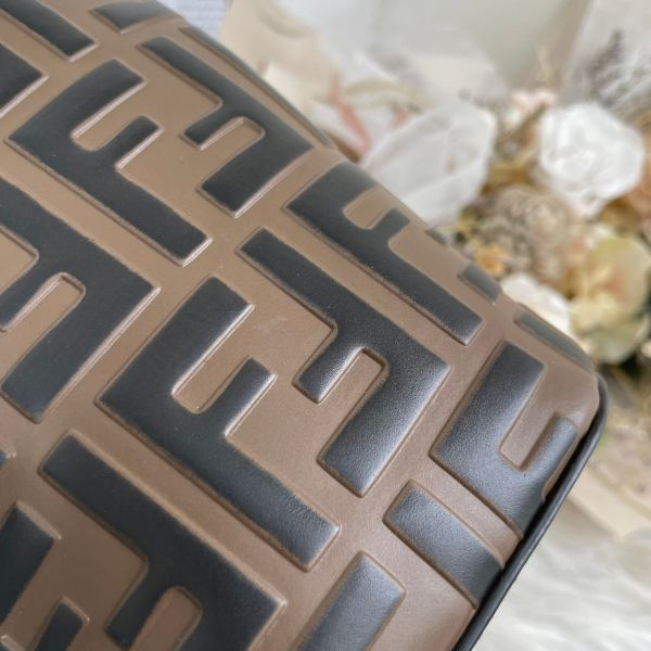 【12期0利率】FENDI Mon Tresor迷你水桶包【95成新】 