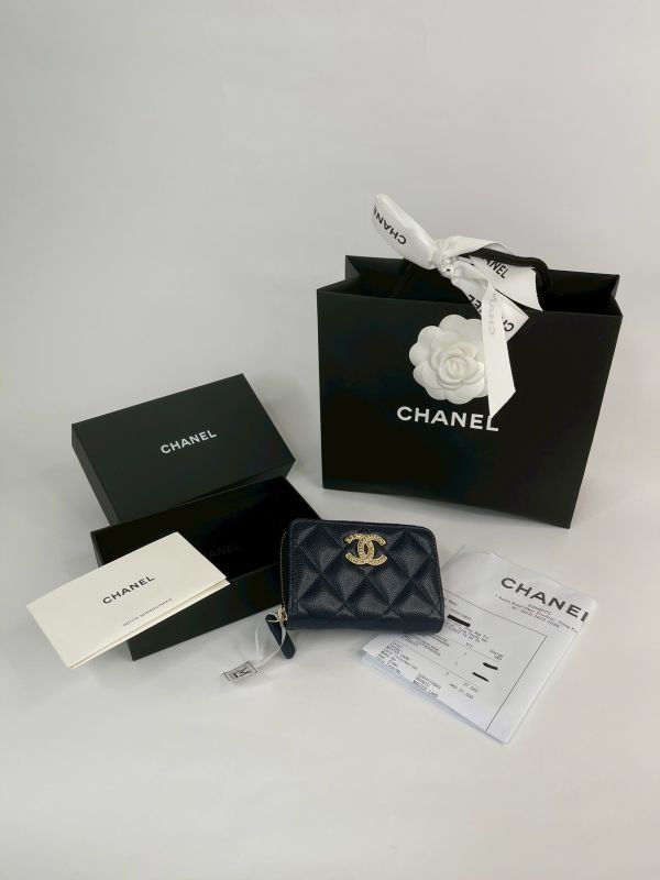 【分期0利率】CHAENL 22K浮雕大LOGO拉鍊零錢卡包【95成新】 