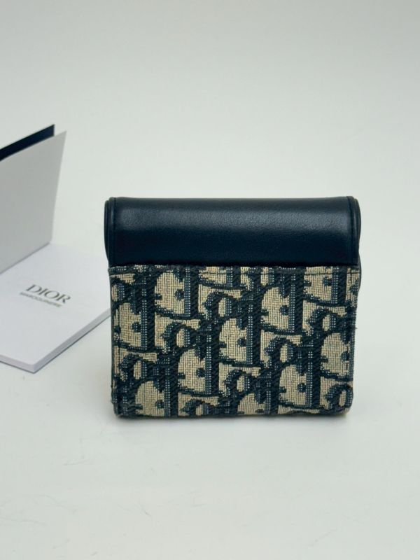 【9成新】Dior Saddle Lotus三折短夾 