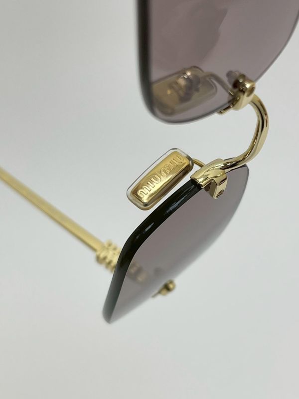 【99成新】MIUMIU 幾何墨鏡 