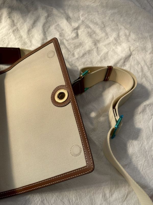 【分期0利率】BURBERRY HORSEFERRY 印花帆布NOTE斜背包【未使用閒置品】 