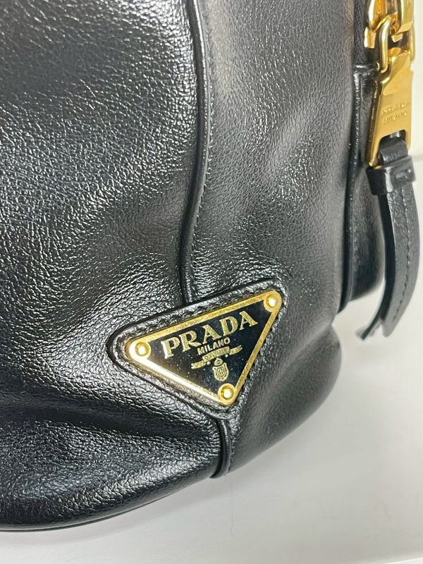 【分期0利率】PRADA 皮革水桶包【未使用閒置品】 