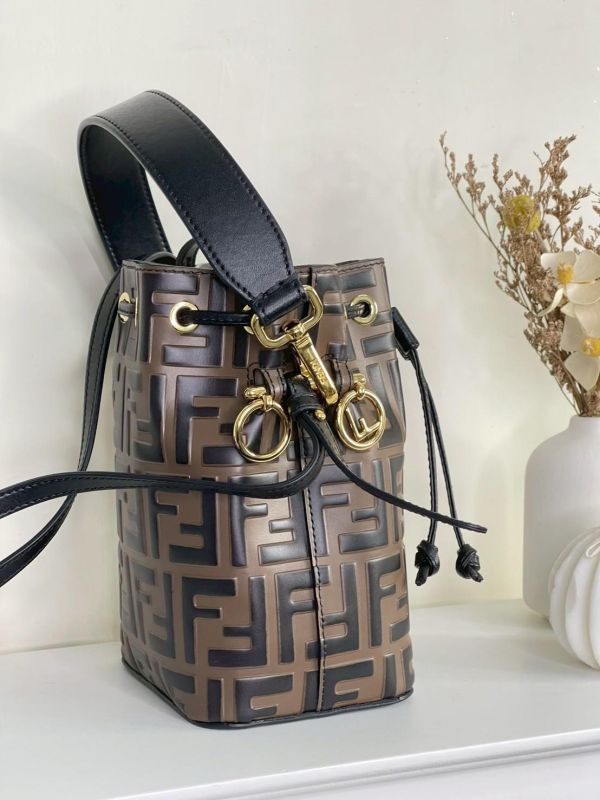 【99成新】FENDI Mon Treso 水桶包 