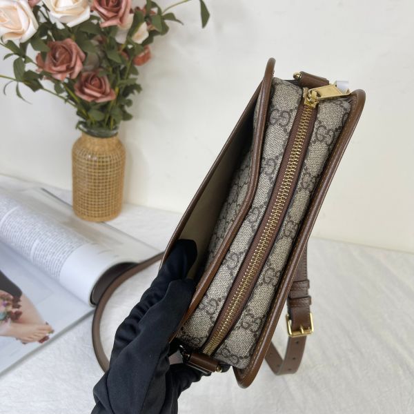 【12期0利率】GUCCI  Retro GG Supreme 斜背方包【95成新】 