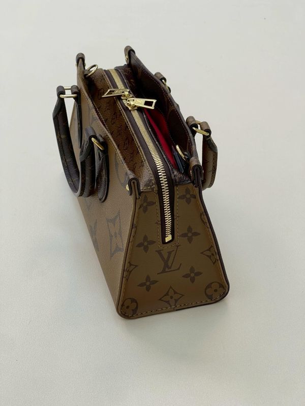 【置品新品】LV ON THE GO EAST WEST 