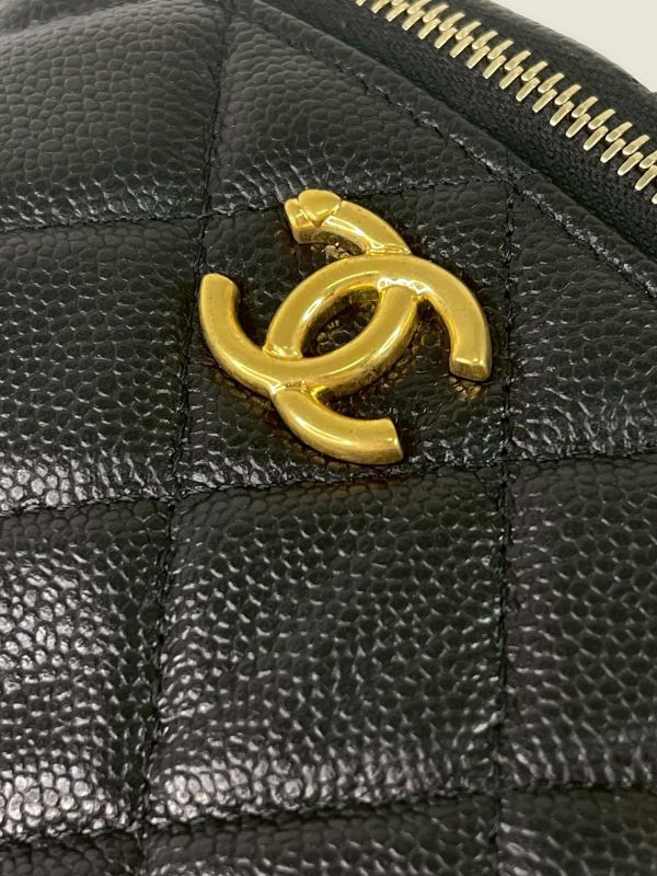 【未使用閒置品】CHANEL  24P愛心扣胸腰包 