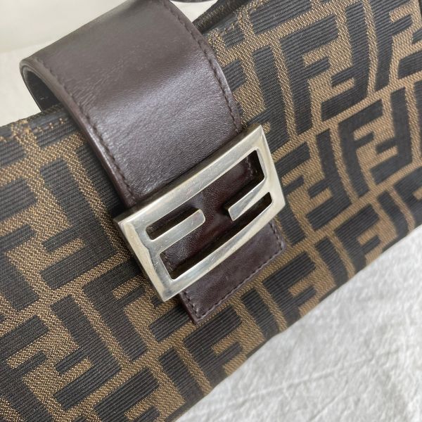 【12期0利率】FENDI 老花腋下包 小號【85成新】 