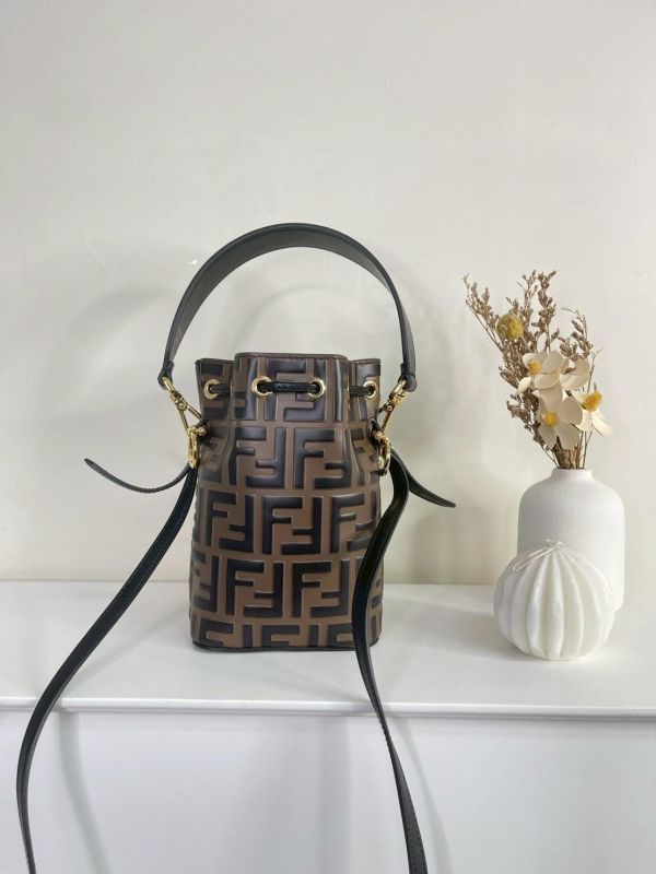 【99成新】FENDI Mon Treso 水桶包 