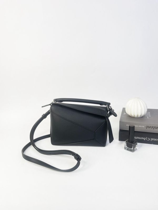 【99成新】LOEWE MINI  PUZZLE  黑色 