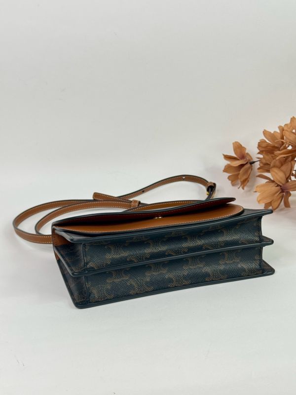 【分期0利率】CELINE TRIOMPHE凱旋門 STRAP WOC【99成新】 