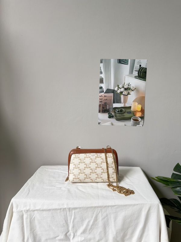 【12期0利率】CELINE TRIOMPHE貝殼包【9成新】 