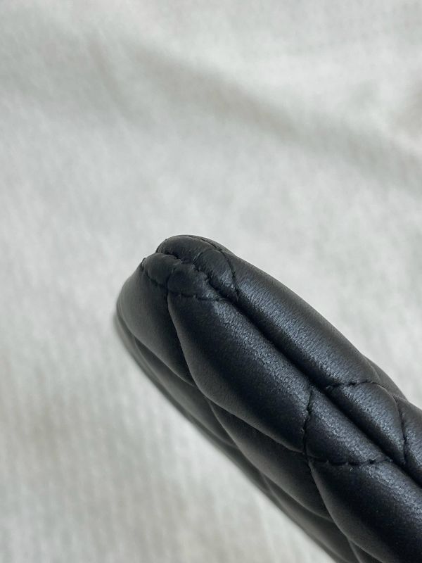 【未使用閒置品】CHANEL 菱格紋拉鍊手拿包 