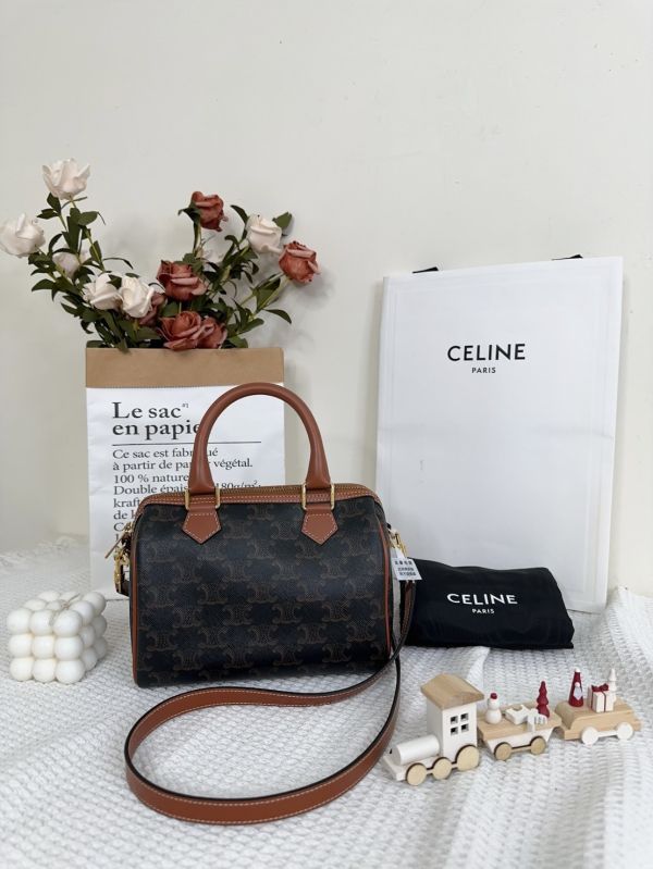 【12 期 0 利率】CELINE 新款凱旋門老花SPEEDY小號【23年7月歐洲購證】【95成】 