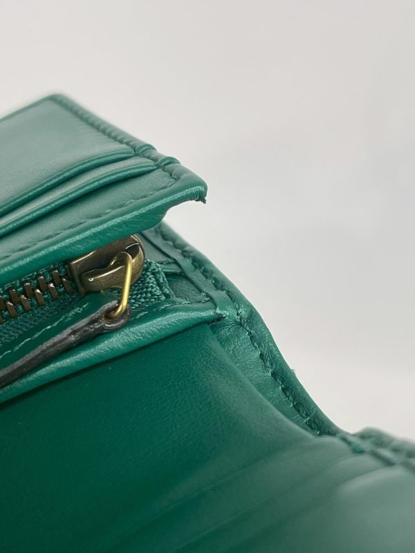 【9成新】GUCCI Marmont 愛心兩摺拉鍊零錢袋短夾 