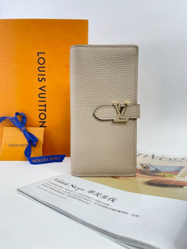 【99成新】LV 直式錢包 