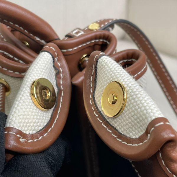 【12期0利率】BURBERRY  TB帆布迷你水桶包【95成新】 