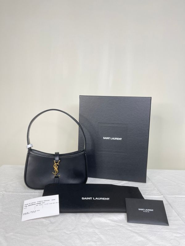 【分期0利率】YSL le 5 à 7滑面皮革迷你手袋【99成新】 