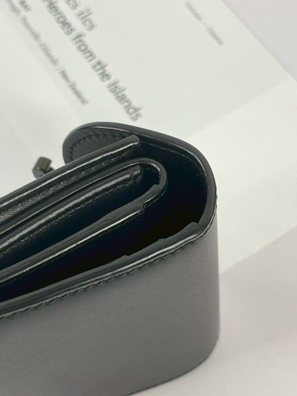 【分期0利率】CELINE 亮面牛皮革TRIOMPHE三折短夾 【95成新】 