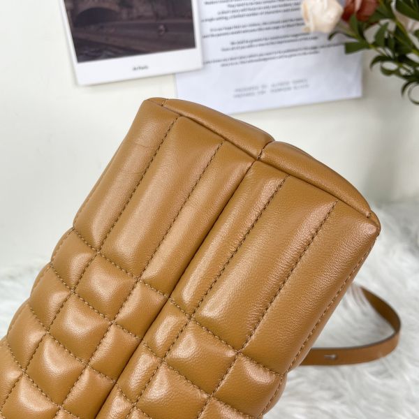 【12期0利率】BURBERRY  LOLA TB皮革船型斜背包【9成新】 