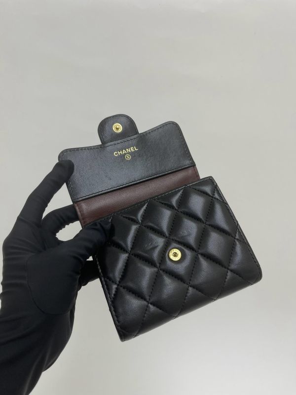 【9成新】CHANEL COCO 背面拉鍊三折短夾 