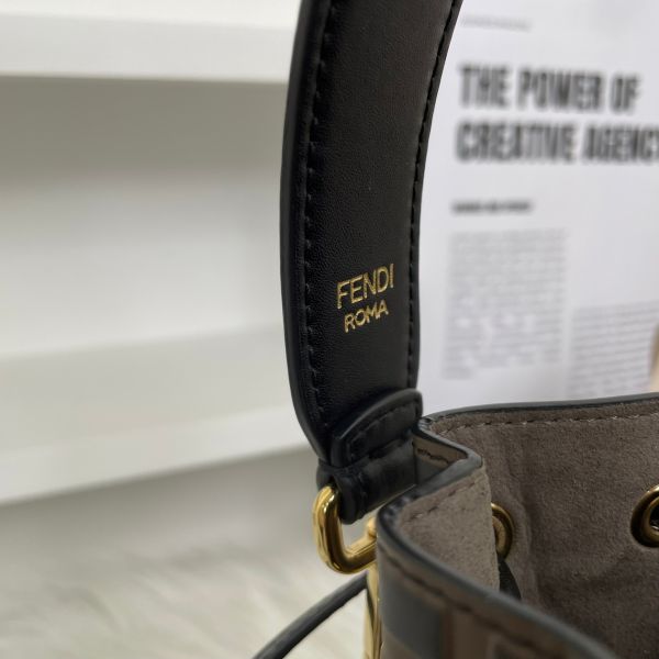 【12期0利率】FENDI Mon Tresor迷你水桶包【95成新】 