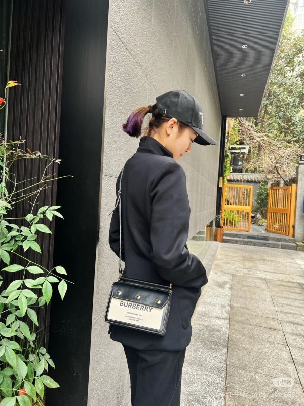 【分期0利率】BURBERRY MINI HORSEFERRY斜背包【99成新】 