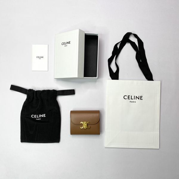 【12期 0 利率】【現金價】CELINE 小號 TRIOMPHE 亮面小牛皮三折短夾 