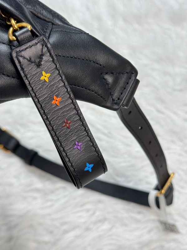 【分期0利率】LV NEW WAVE胸包【95成新】 