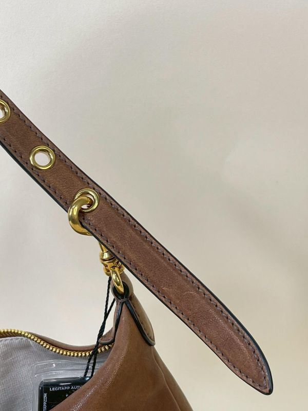 【9成新】MIUMIU 皮革飯盒包 