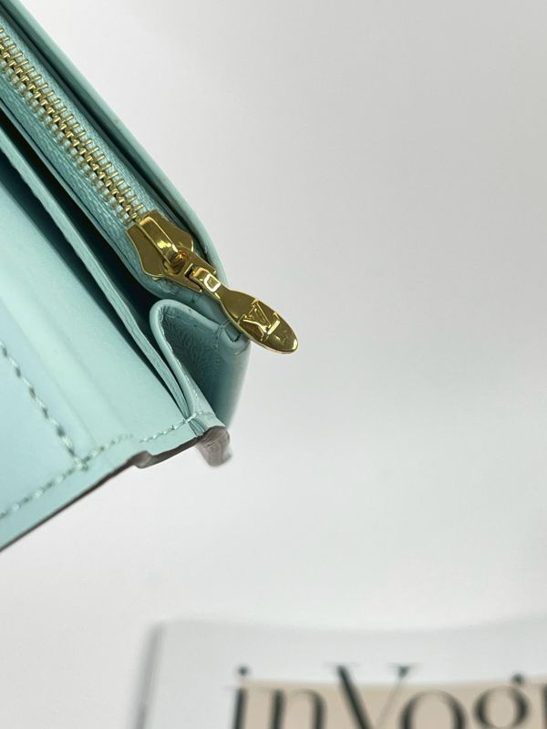 【99成新】LV 直式錢包 