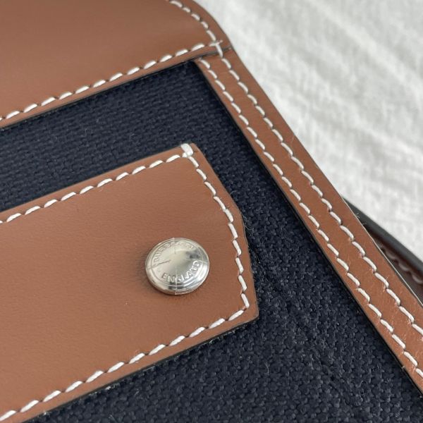 【95成新】【12期0利率】BURBERRY  Pocket 字母帆布拼接小牛皮MICRO斜背包 