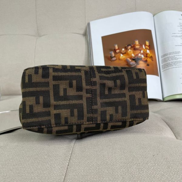 【12期0利率】FENDI老花腋下包【85成新】 