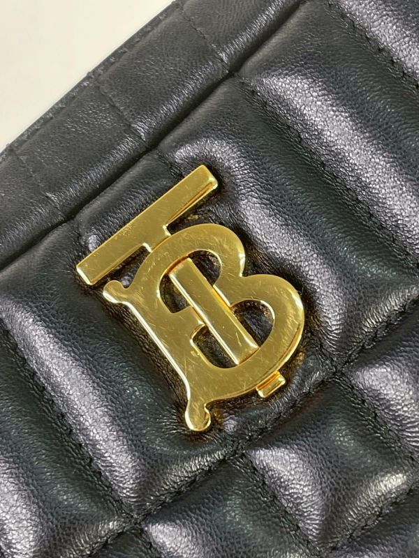 【95成新】BURBERRY Lola 羊皮縫線迷你斜背相機包 