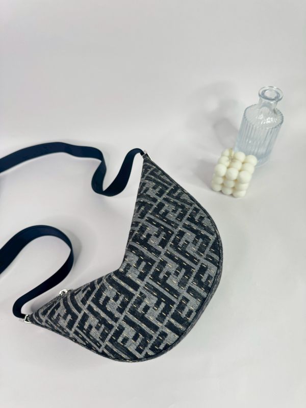 【未使用閒置品】FENDI FF 緹花 小型單肩包 