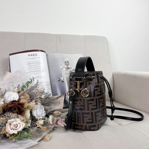 【12期0利率】FENDI Mon Tresor迷你水桶包 咖老花【9成新】 
