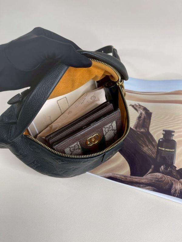 【分期0利率】LV Empreinte皮革黑拉鍊腰包【95成新】 