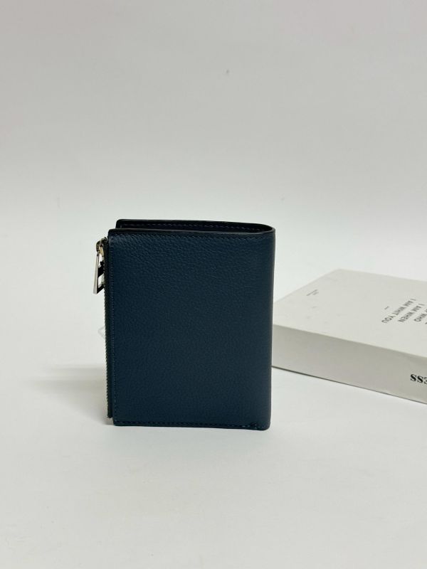 【未使用閒置品】LOEWE 小牛皮對折拉鍊短夾 