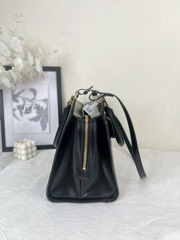 【分期0利率】YSL UPTOWN 中號手提肩背兩用包【95成新】 