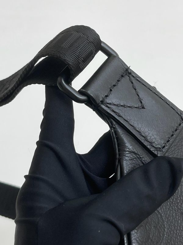 【95成新】LV Discovery PM 腰包 