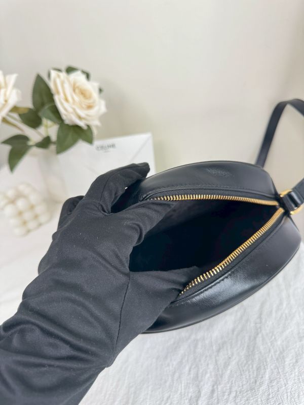 【分期0利率】CELINE CUIR TRIOMPHE OVAL 皮革大月餅包【9成新】 