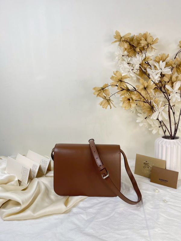 【分期0利率】BURBERRY TB鎖頭 小號翻蓋斜背包【9成新】 