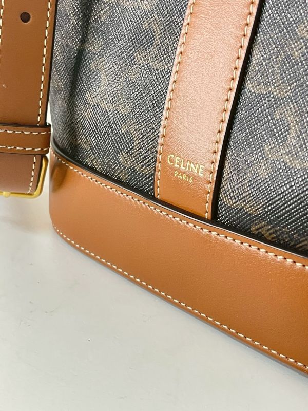 【分期0利率】CELINE TRIOMPHE老花小號水桶包【9成新】 