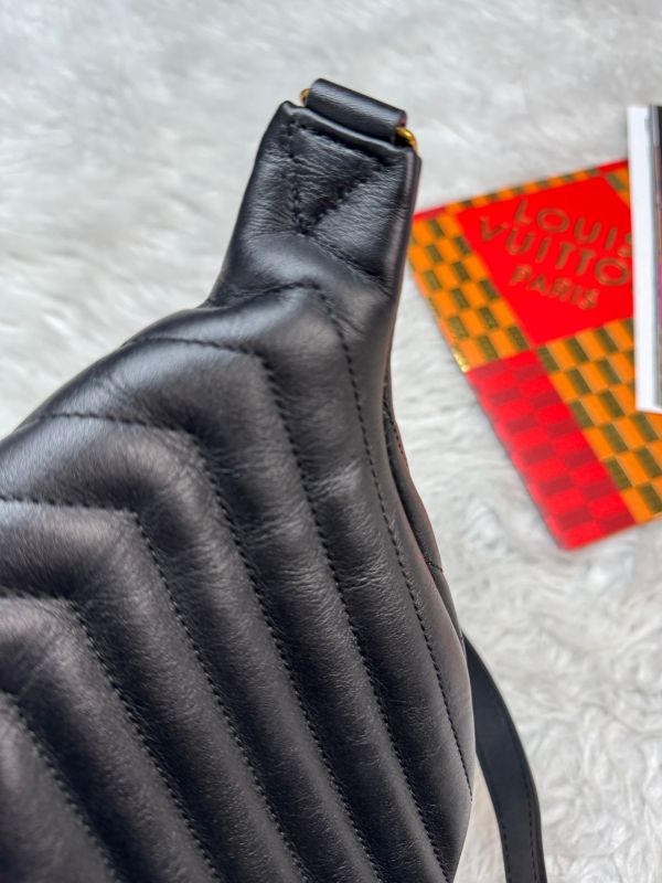 【分期0利率】LV NEW WAVE胸包【95成新】 