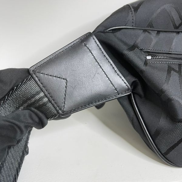 【12期0利率】BURBERRY Sonny 滿版TB 印刷 LOGO腰包【22年台灣購證】【9成新】 