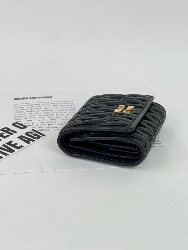 【99成新】MIUMIU Matelassé 納帕皮革短銀包 